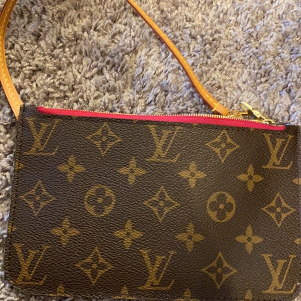 ❌SOLD❌Authentic Neverfull monogram pouch Pm